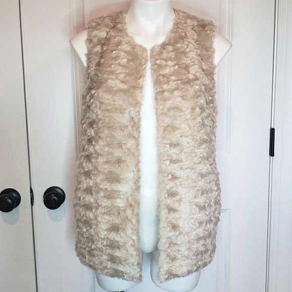NWT Forever 21 Faux Fur Vest Taupe S - Picture 1 of 8